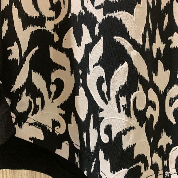 DIANA BELLE, blouse, large, like new. Embroidered outlines of pattern - Picture 2 of 8